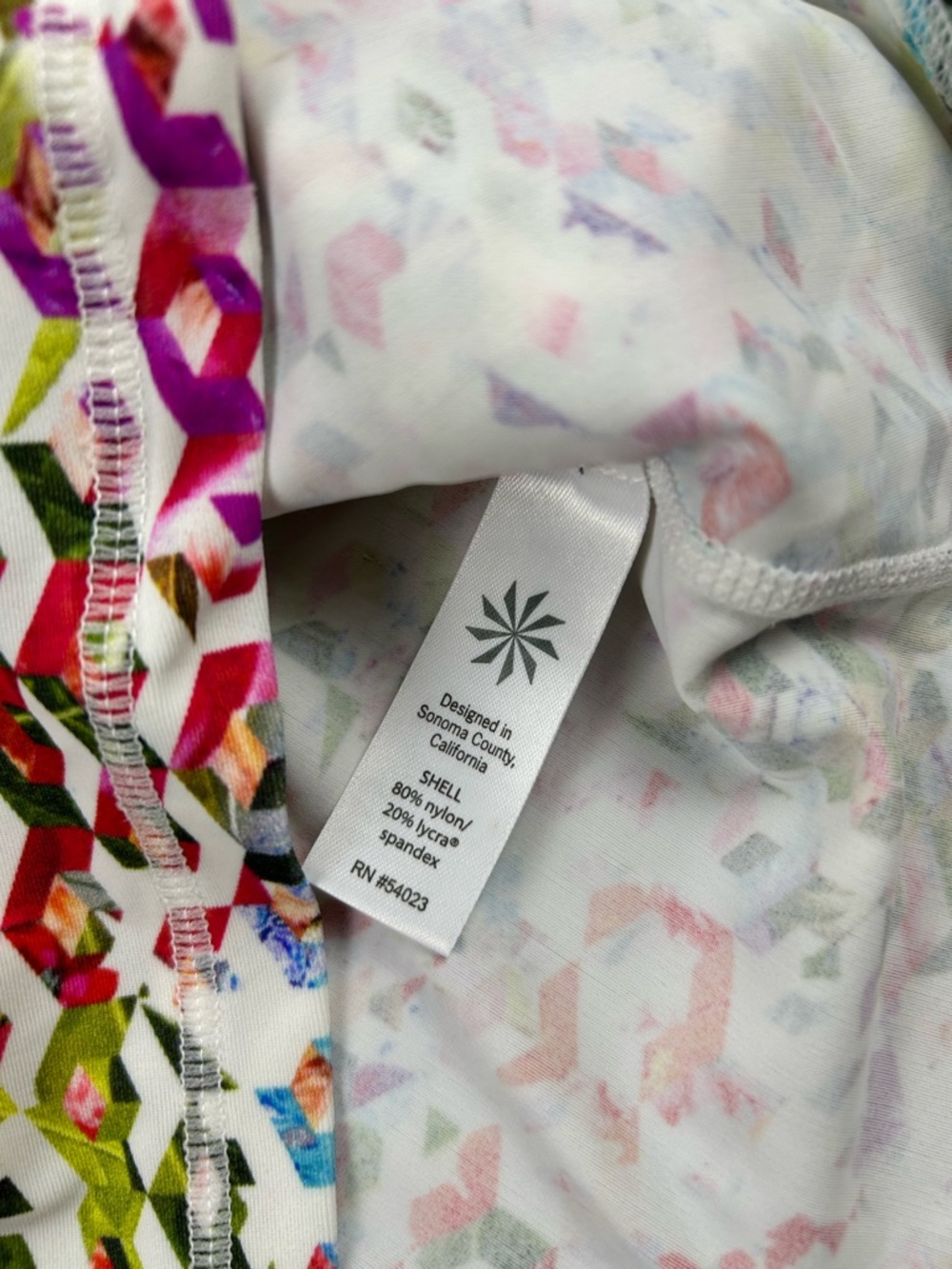 Athleta White Multicolor Geometric Print Long Sleeve Top (b0102) - Picture 3 of 9